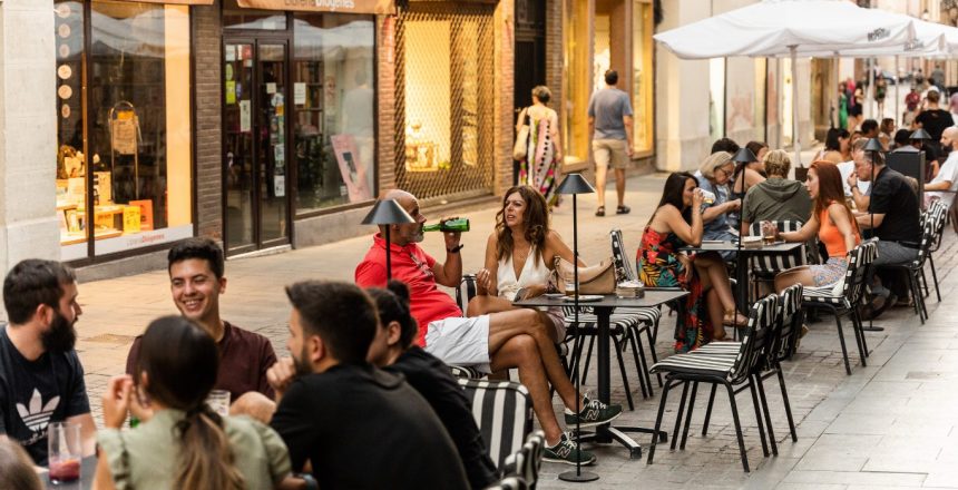 Terrace time in Alcalá de Henares